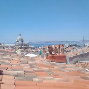 Maison Du Vieux Panier Vieux Port Marsiglia